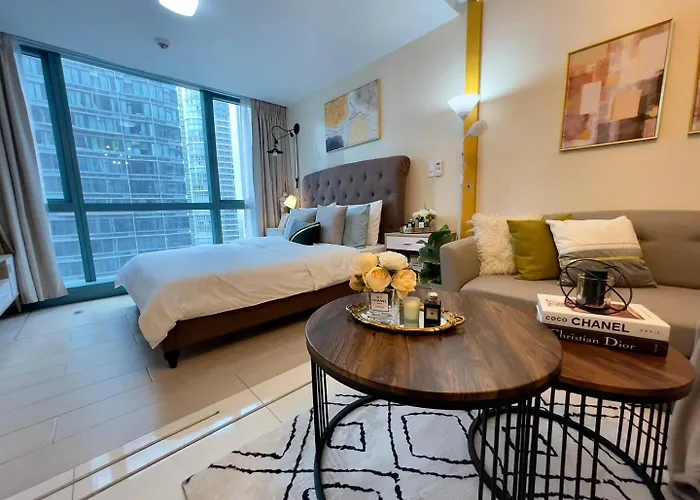 One Bedroom Unit Beside Uptown Mall Bgc 3*