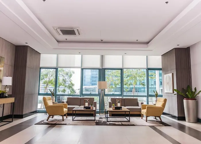 One Bedroom Unit Beside Uptown Mall Bgc Aparthotel