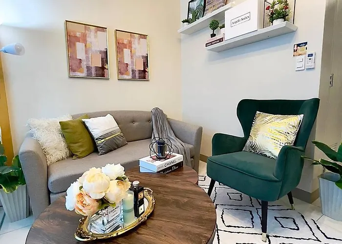 One Bedroom Unit Beside Uptown Mall Bgc Aparthotel 3*