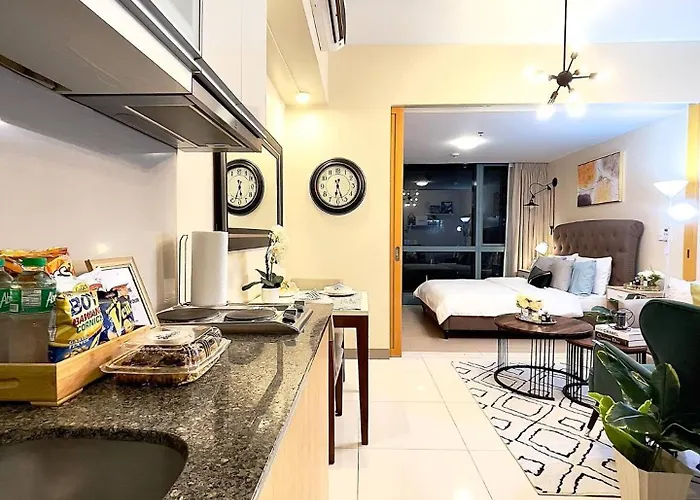 One Bedroom Unit Beside Uptown Mall Bgc 3* Manila